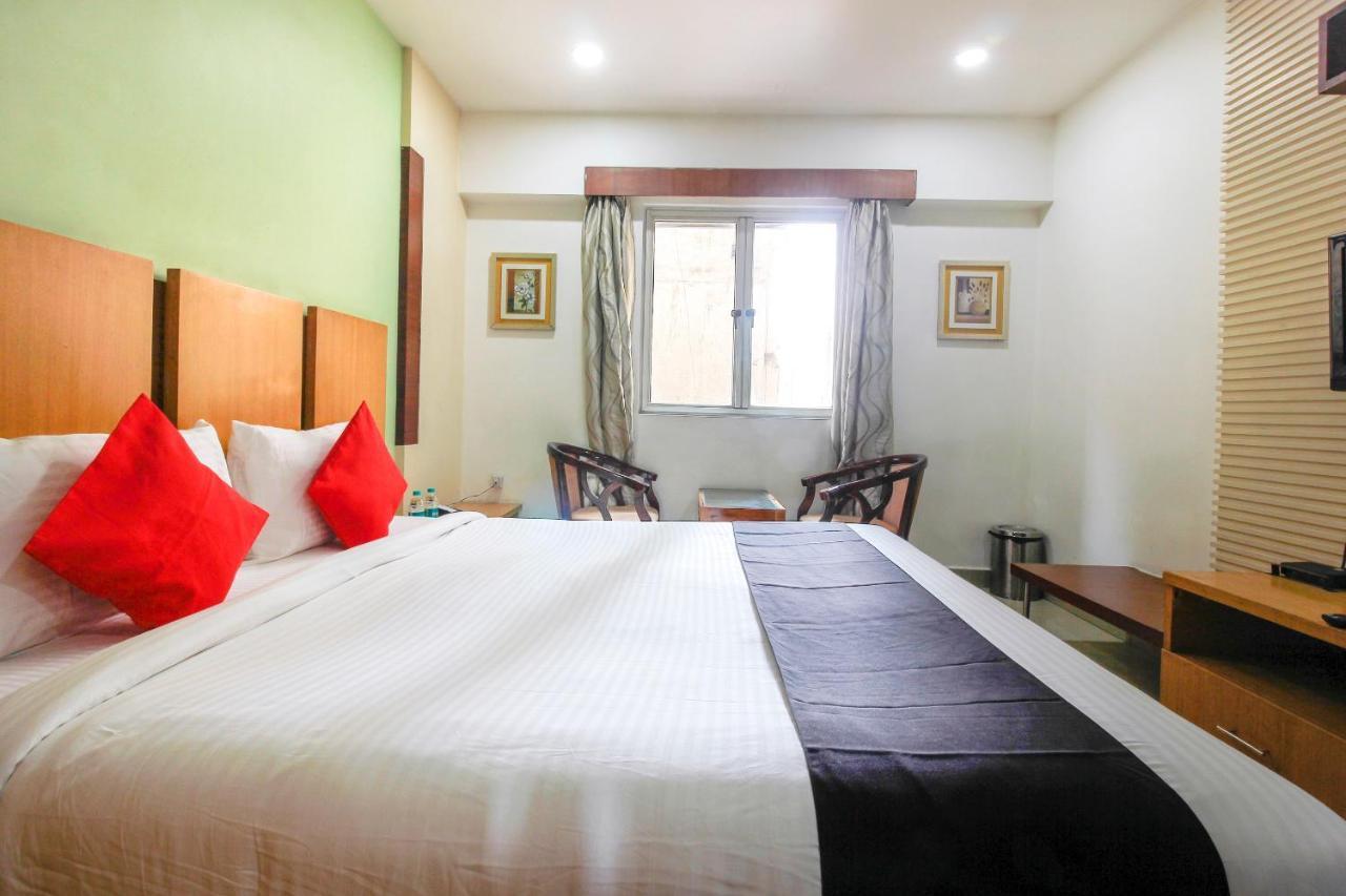 Capital O 66968 Haveli The Landmark Hotel Warangal Eksteriør billede